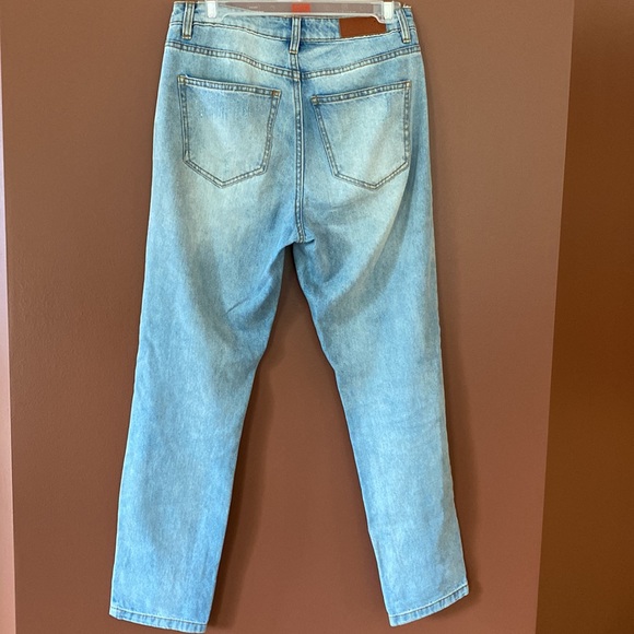 Vera Moda, ladies denim mid rise, straight leg in size 26 x 32. - Picture 2 of 11